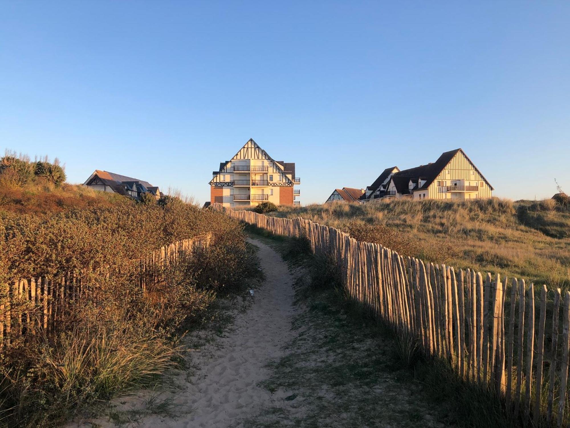 Le Petit Navire - Acces Direct Plage Cabourg Exteriér fotografie