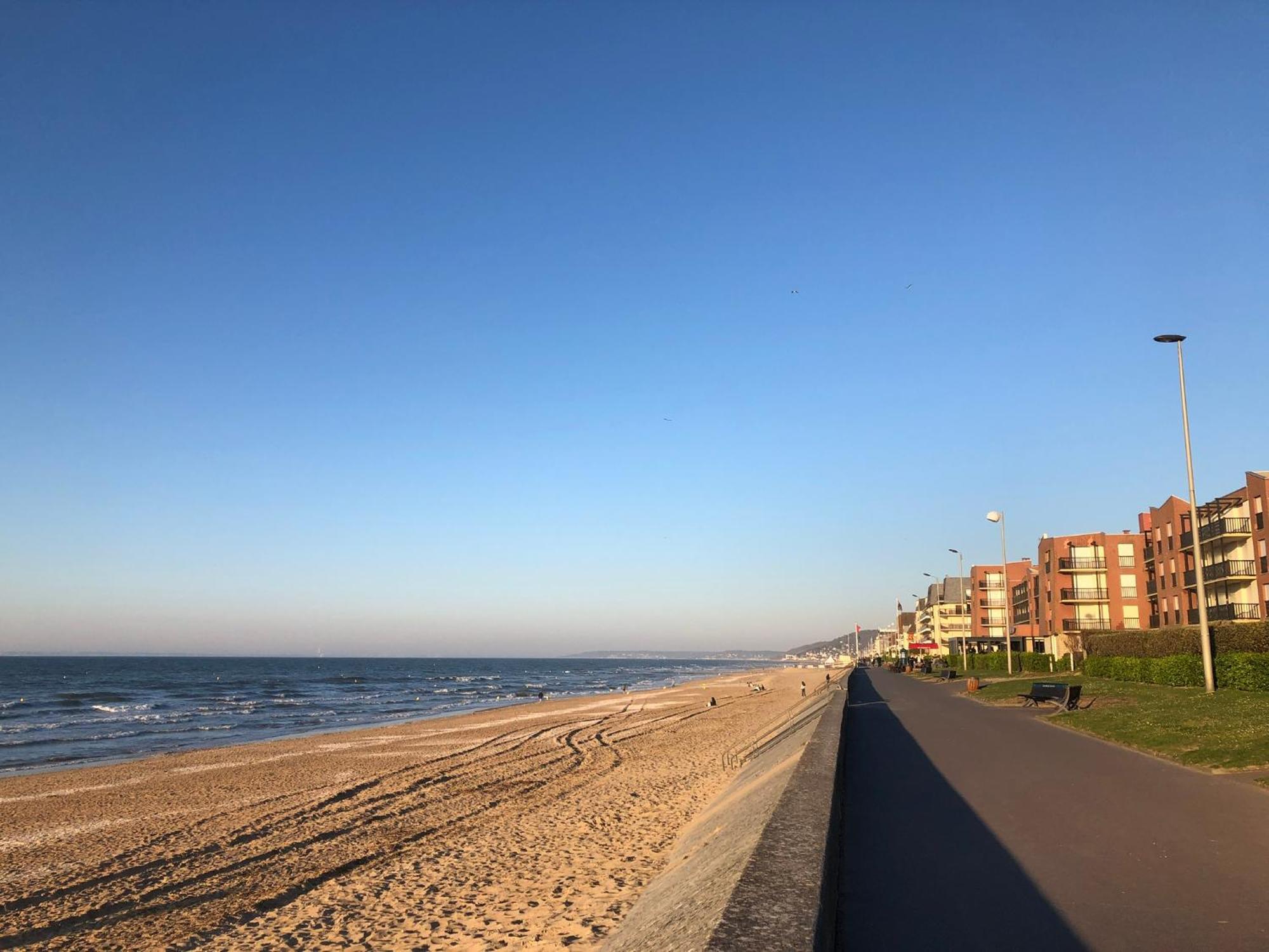 Le Petit Navire - Acces Direct Plage Cabourg Exteriér fotografie